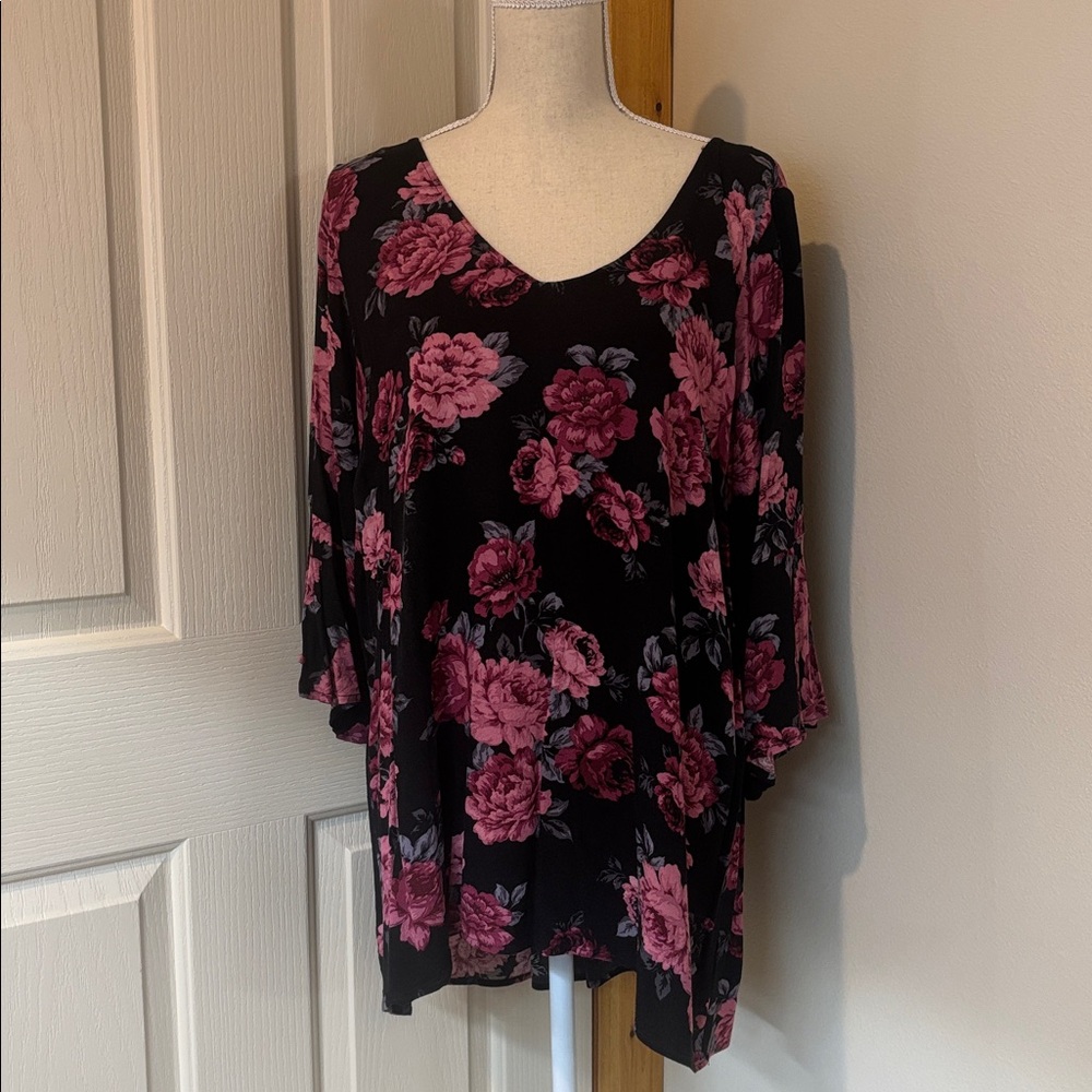 torrid Black V-Neck Tunic with Pink Rose Print